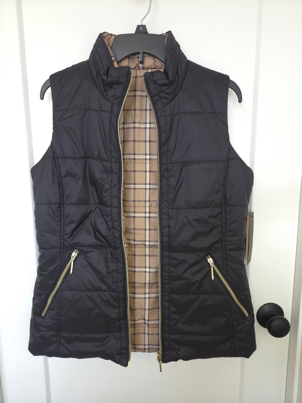 NWT. Weatherproof Black Reversible Plaid Puffer Vest. Size S. #SW